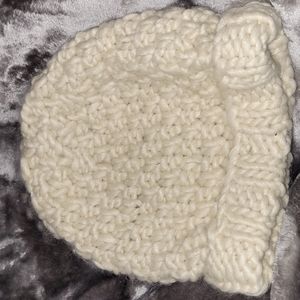 ❄️NWOT Black Rivet Knit Hat ❄️